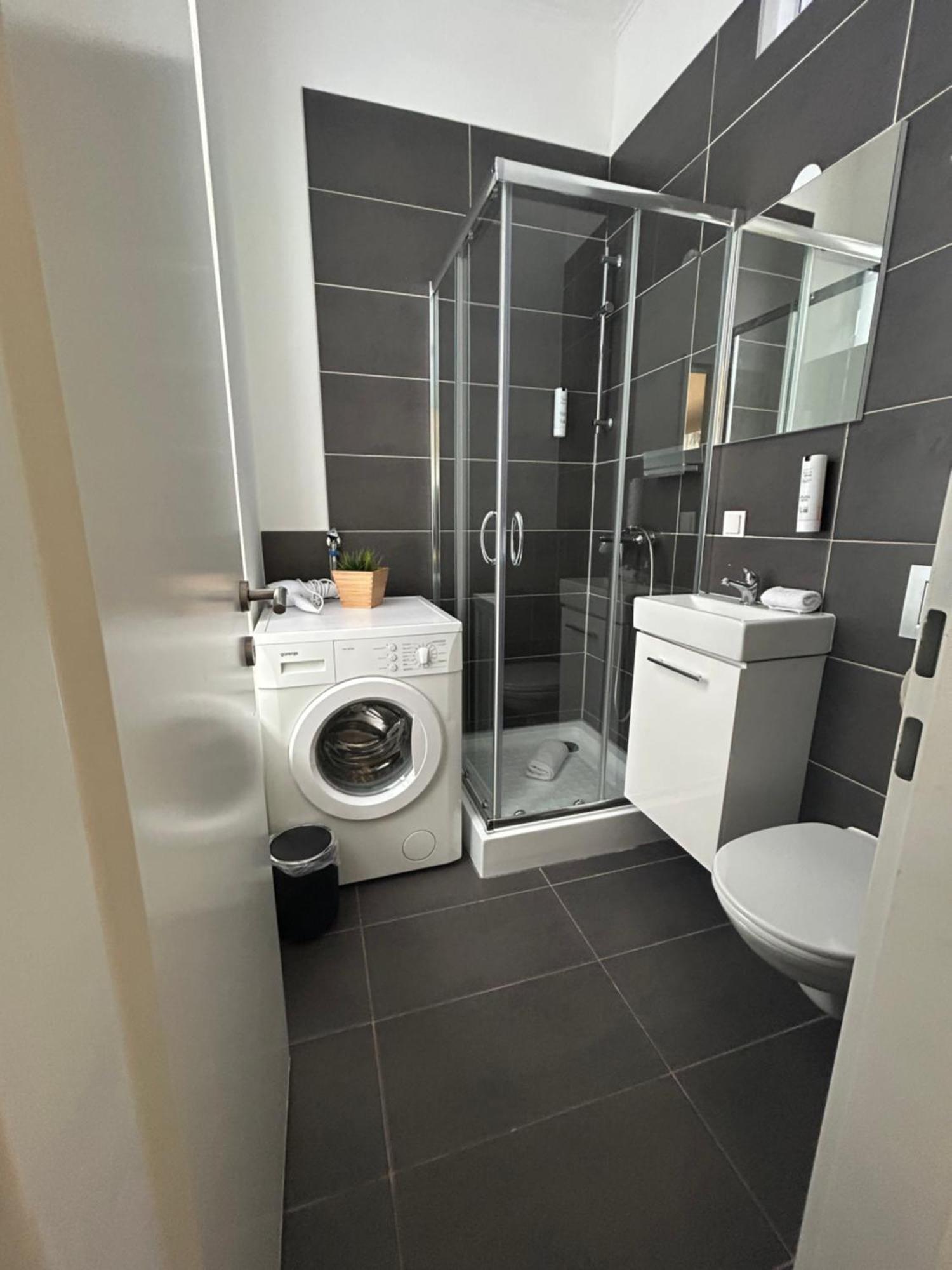 Paower Apartment Wina Bagian luar foto