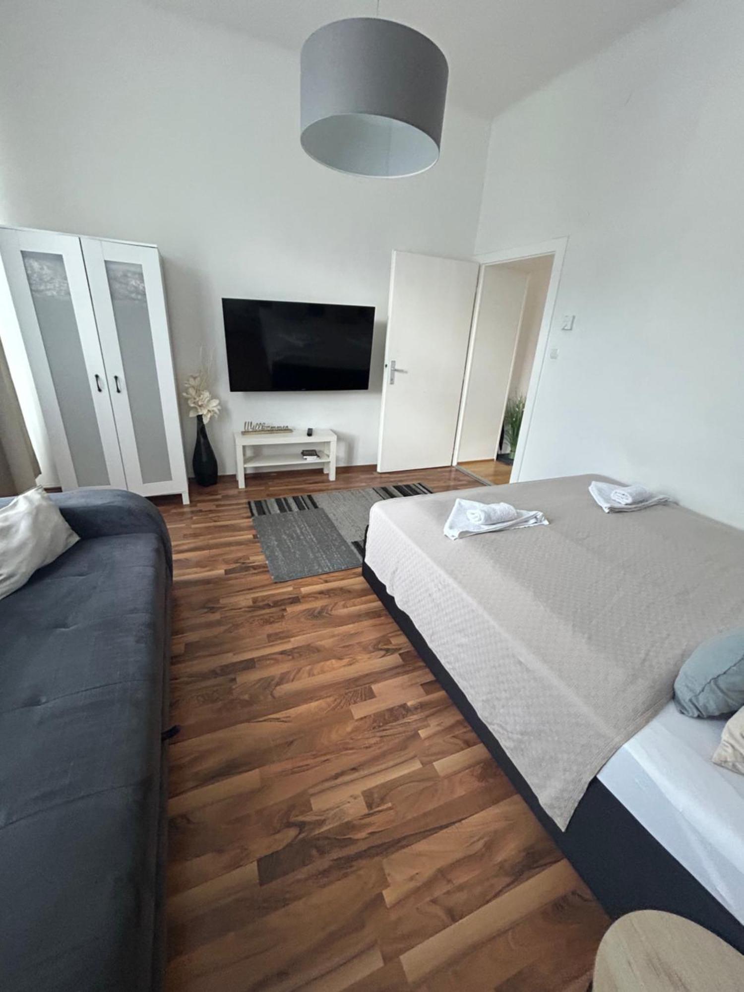 Paower Apartment Wina Bagian luar foto