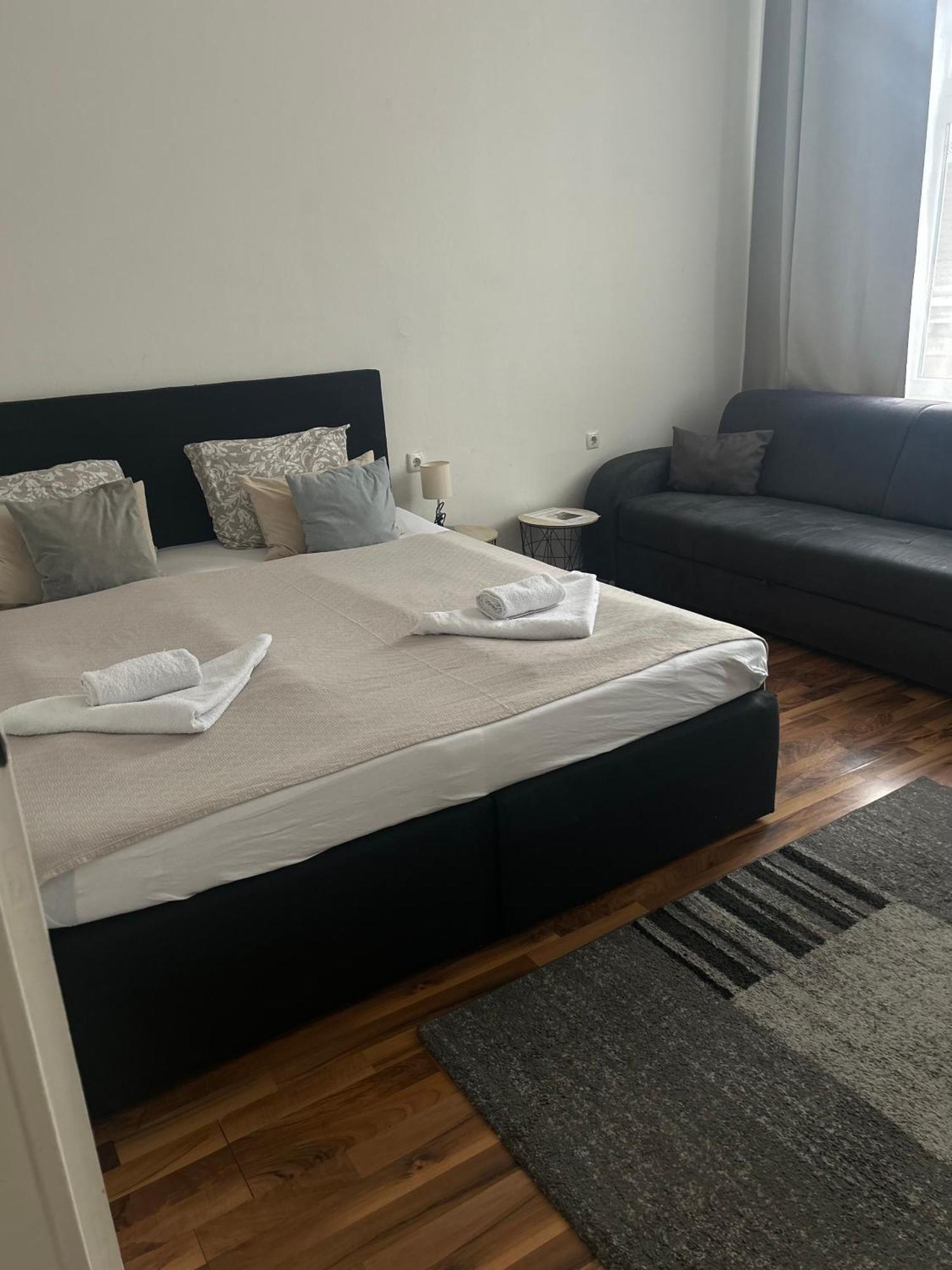 Paower Apartment Wina Bagian luar foto