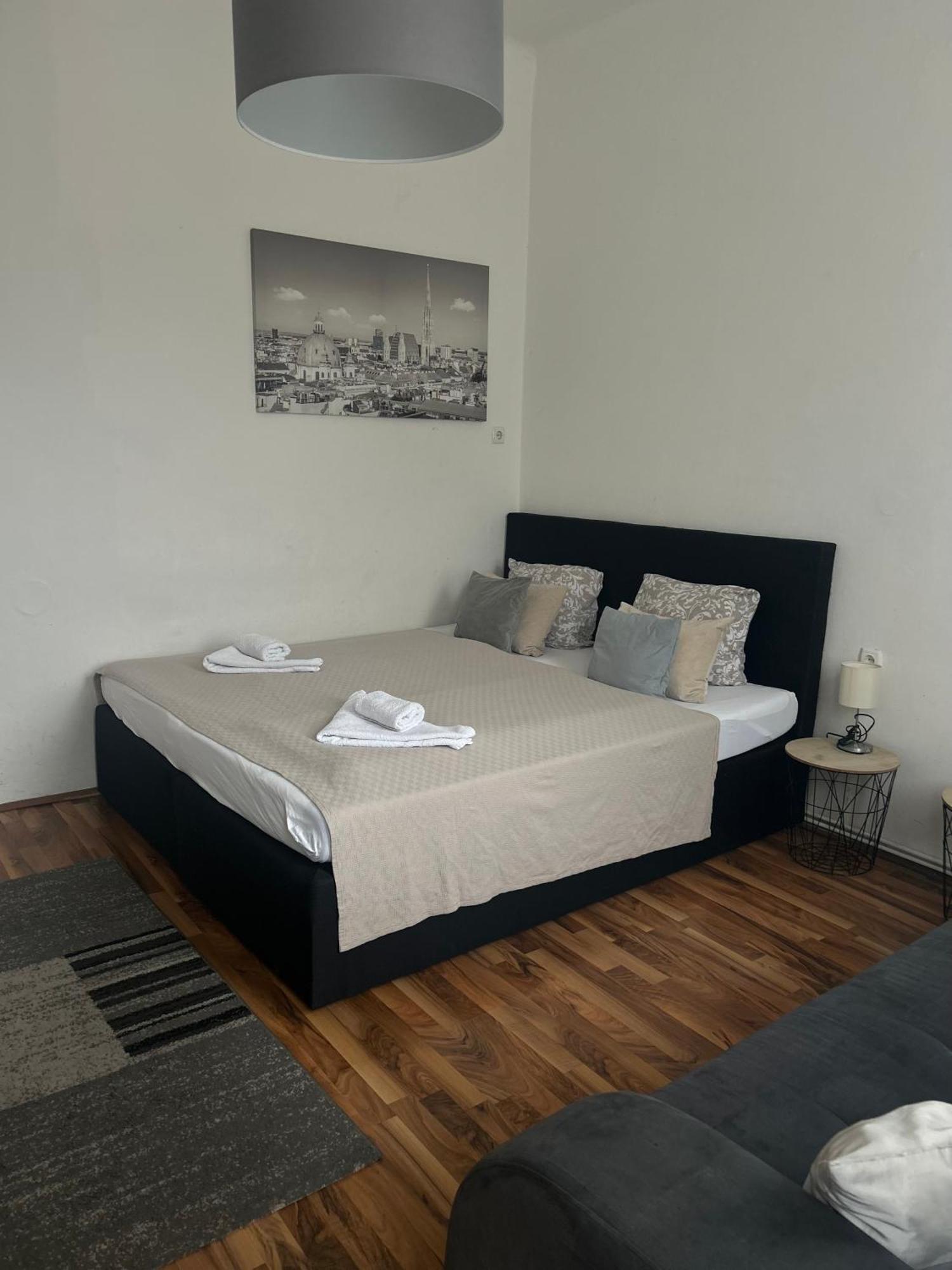 Paower Apartment Wina Bagian luar foto