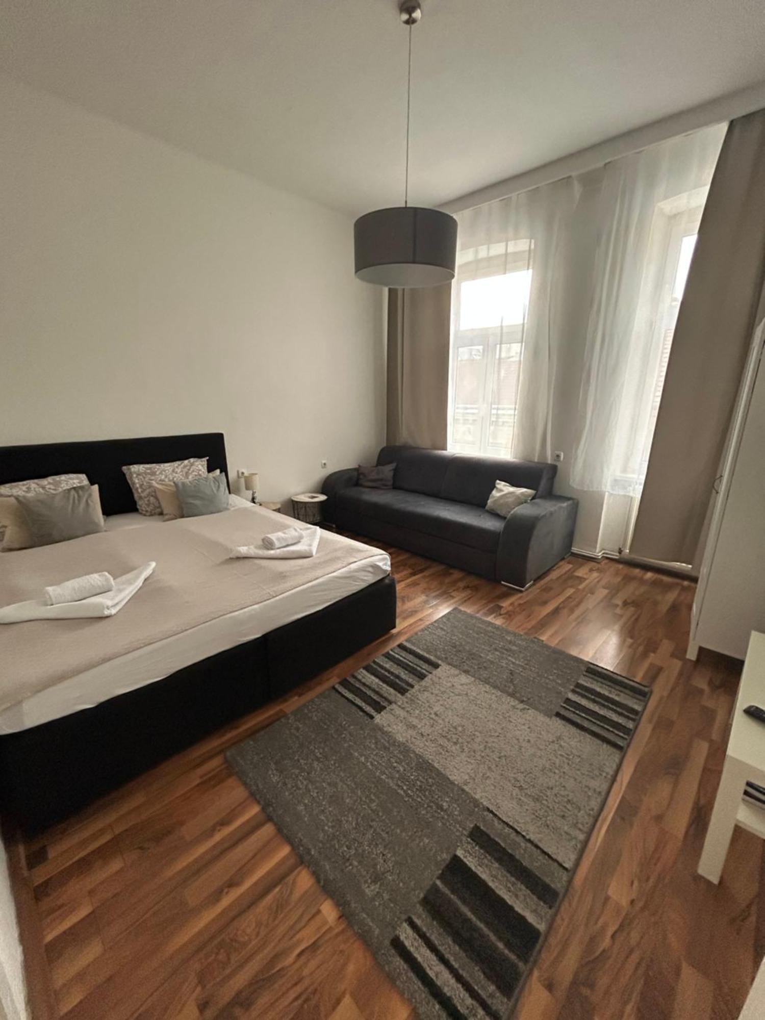 Paower Apartment Wina Bagian luar foto